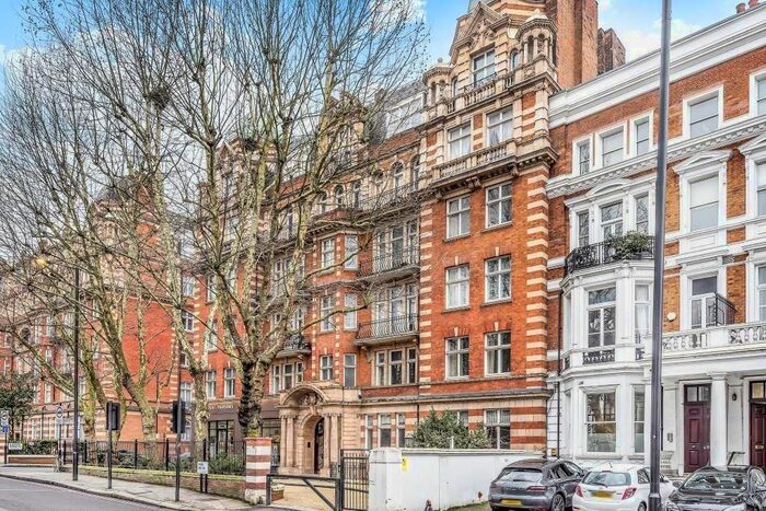 3 Bedroom Flat For Sale In Blomfield Court, Maida Vale, W9