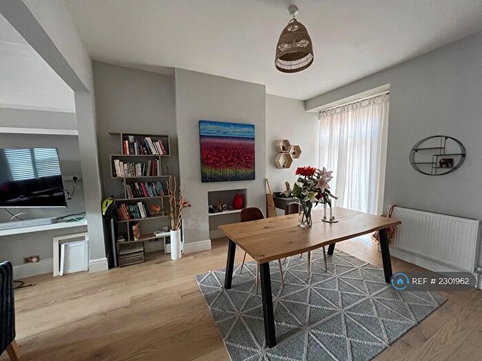 4 Bedroom Terraced House To Rent In Montrose Avenue, Manchester, M20