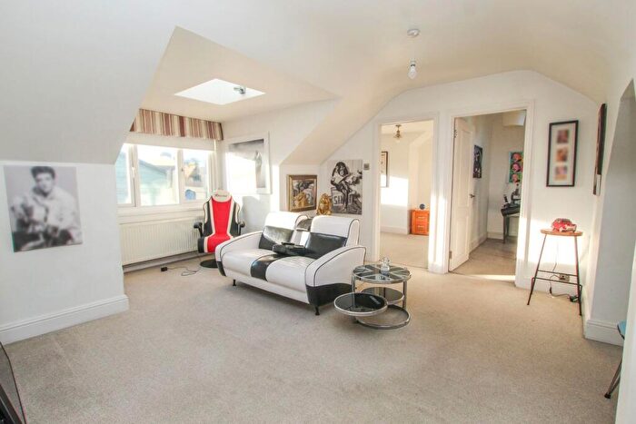 2 Bedroom Apartment For Sale In Mortimer Street, Herne Bay, CT6