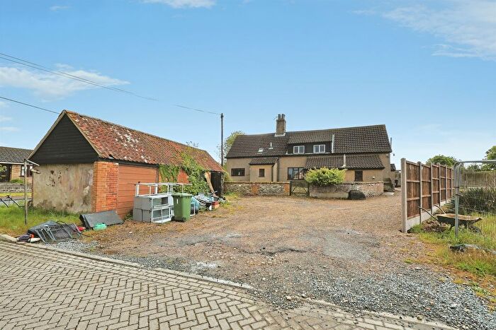 5 Bedroom Detached House For Sale In Cook Road, Holme Hale, IP25