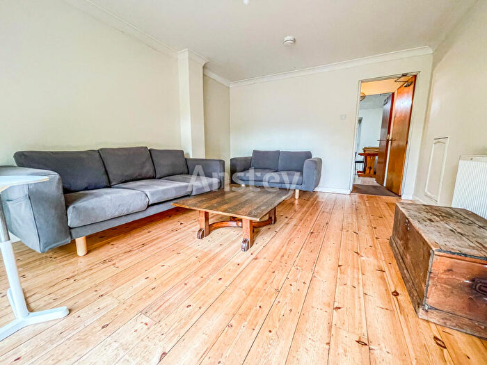 4 Bedroom Terraced House To Rent In Berkeley Close, Southampton, SO15