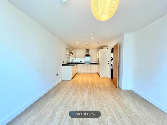 2 Bedroom Flat To Rent In Booth Court, London, SE13