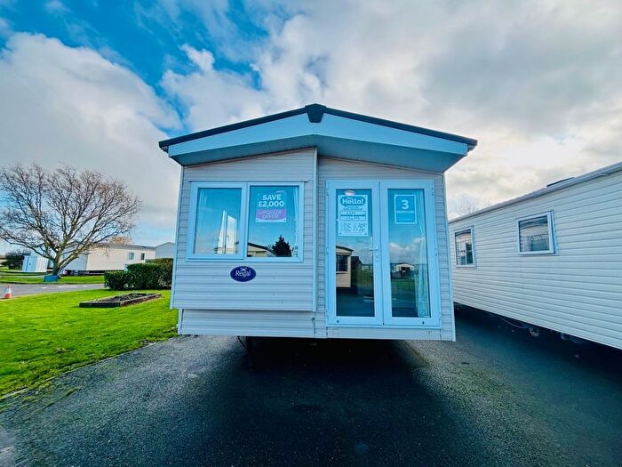 3 Bedroom Mobile/park Home For Sale In Canney Road, Steeple, Southminster, CM0