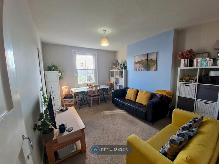 2 Bedroom Flat To Rent In Grange Park, London, W5