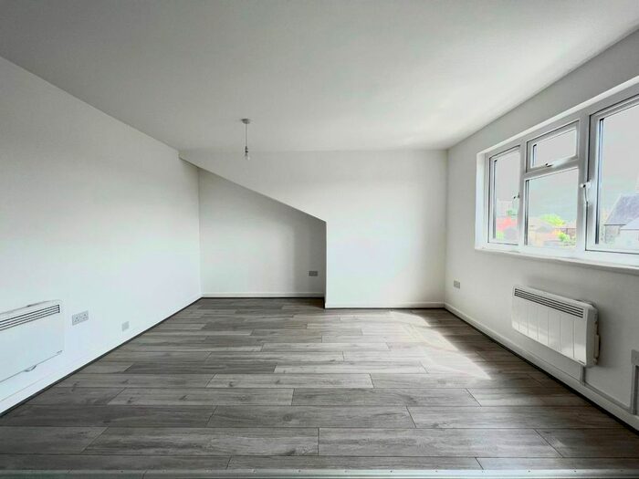 1 Bedroom Flat To Rent In Brigstock Road, Thornton Heath, CR7