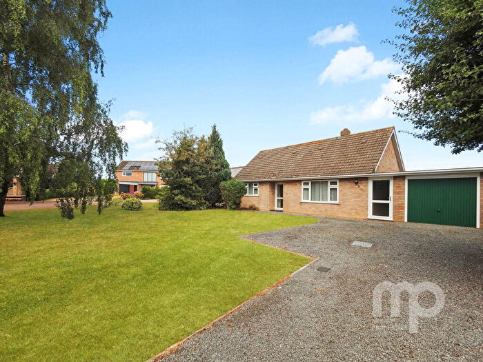 2 Bedroom Detached Bungalow For Sale In Knyvett Green, A Spacious Bungalow On A Generous Plot, Ashwellthorpe, Norwich, NR16
