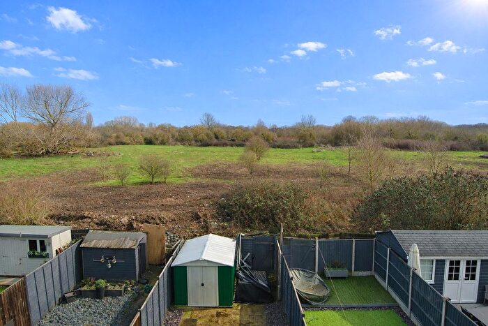 3 Bedroom Terraced House For Sale In Kingswood Close, Ashford, TW15