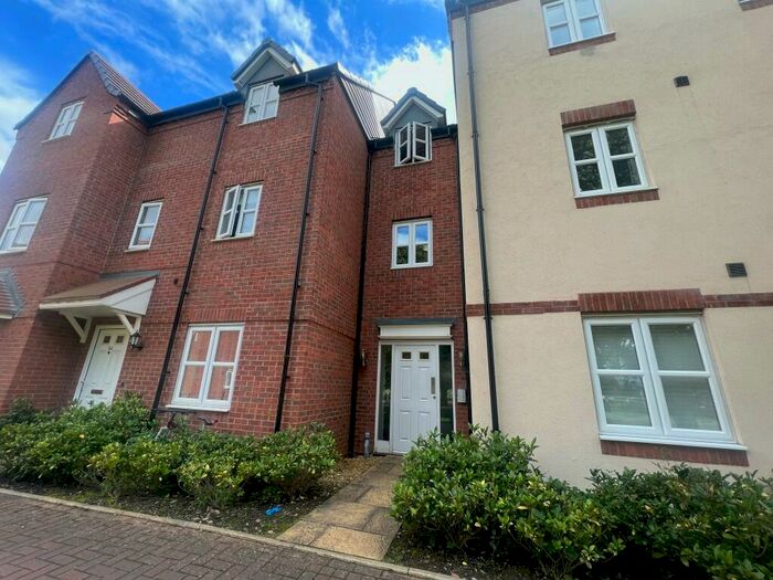 2 Bedroom Apartment To Rent In Chatham Road, Meon Vale, CV37
