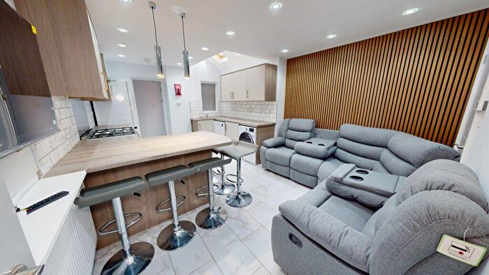 5 Bedroom House To Rent In Dawlish Road, Selly Oak, Birmingham, B29