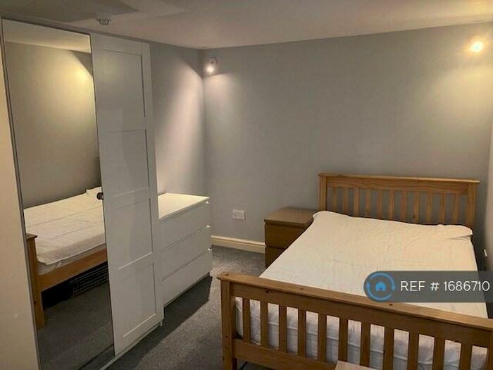 3 Bedroom Flat To Rent In Richmond Grove, Manchester, M13