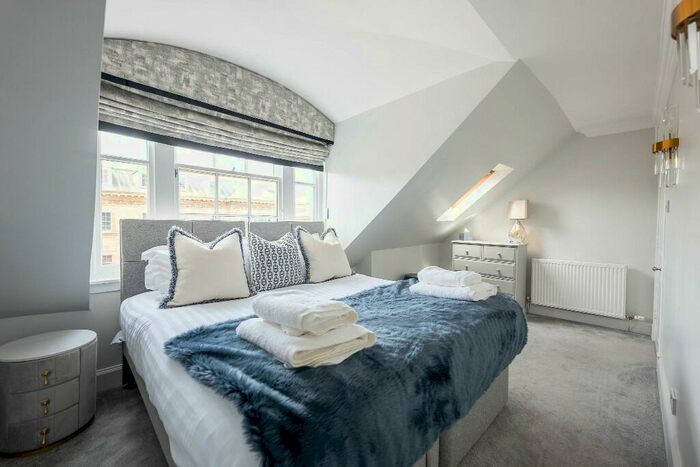 3 Bedroom Serviced Apartments To Rent In Hanover Street, Edinburgh, EH2