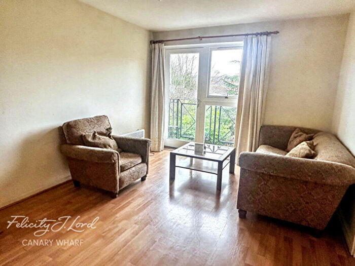 2 Bedroom Apartment To Rent In Taeping Street, London, E14