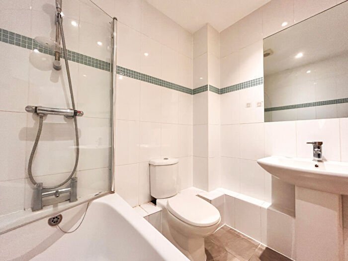 1 Bedroom Flat For Sale In Linea Apartments, DN15