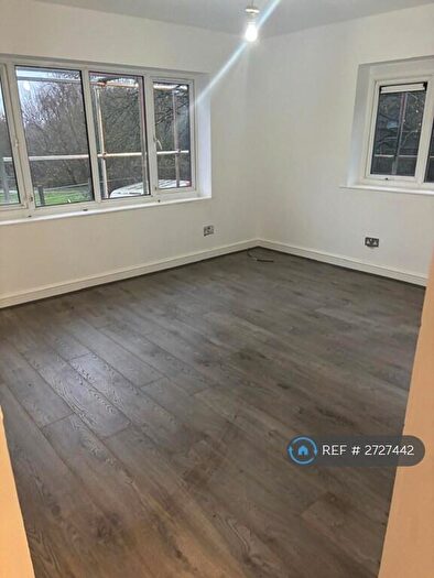 2 Bedroom Flat To Rent In Arosa Drive, Birmingham, B17