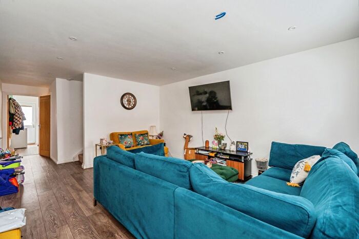 3 Bedroom Detached House For Sale In Copnor Road, Portsmouth, Hampshire, PO3