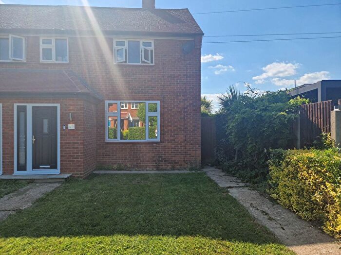 2 Bedroom Semi-Detached House To Rent In Kenilworth Drive, Borehamwood, WD6