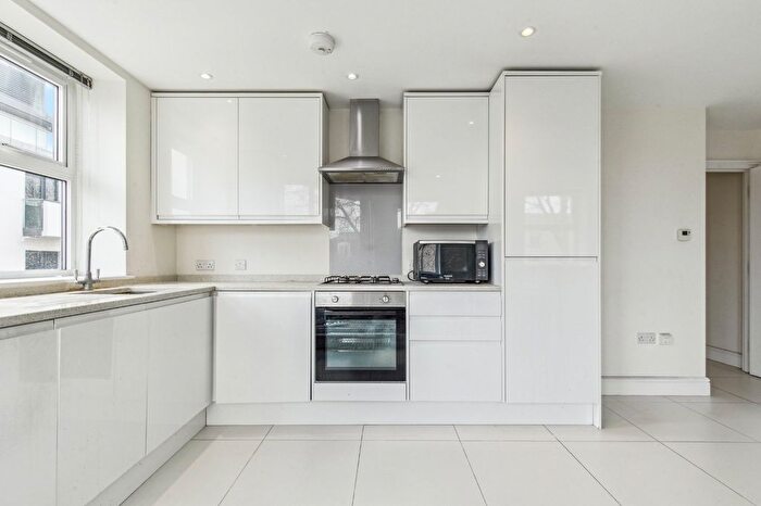 2 Bedroom Flat To Rent In Chiswick High Road, Turnham Green, W4