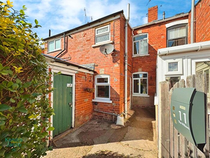 2 Bedroom Terraced House For Sale In Stubbing Lane, Worksop, S80