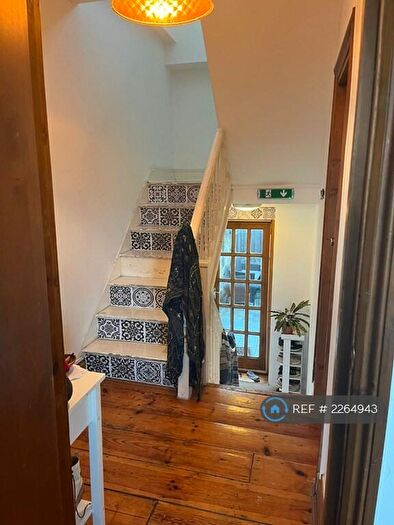 3 Bedroom Flat To Rent In Davenant Road, London, N19