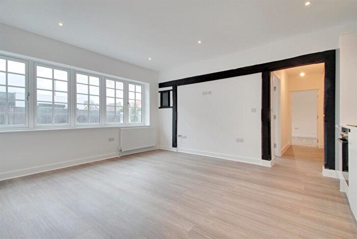 2 Bedroom Flat For Sale In Ferringham Lane, Ferring, Worthing, BN12