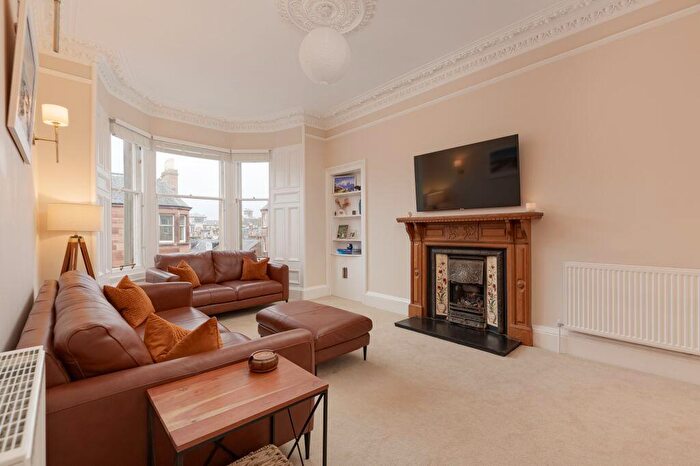 3 Bedroom Flat For Sale In / Montpelier Park, Edinburgh, EH10
