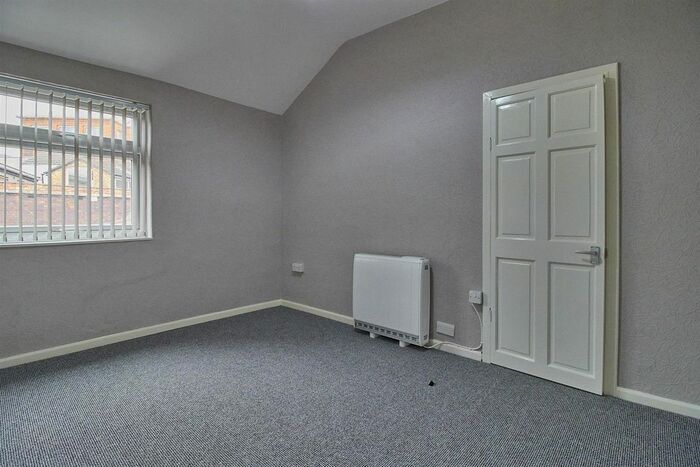 3 Bedroom Flat To Rent In Brooke's Yard, Stockwell Head, Hinckley, LE10