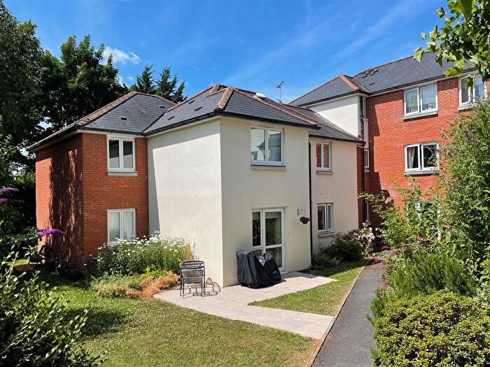 2 Bedroom Flat For Sale In Mowbray Court, Butts Road, Heavitree, Exeter, EX2