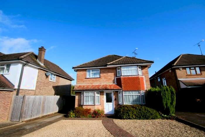 4 Bedroom Property To Rent In Irwin Drive, Horsham, RH12