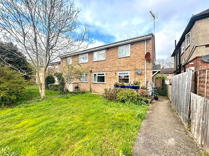 2 Bedroom Maisonette To Rent In Melina Close, Hayes, UB3