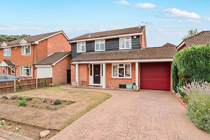 4 Bedroom Detached House For Sale In Harlands Grove, Orpington, BR6