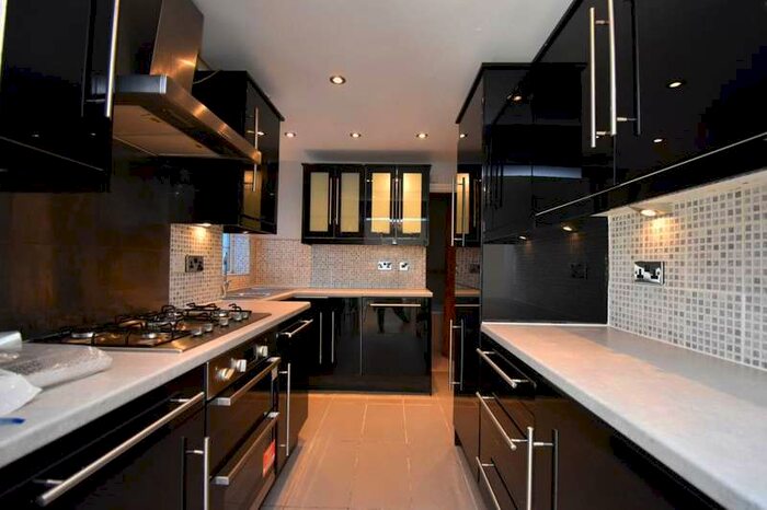 4 Bedroom Semi-Detached House To Rent In Church Lane, East Finchley, N2