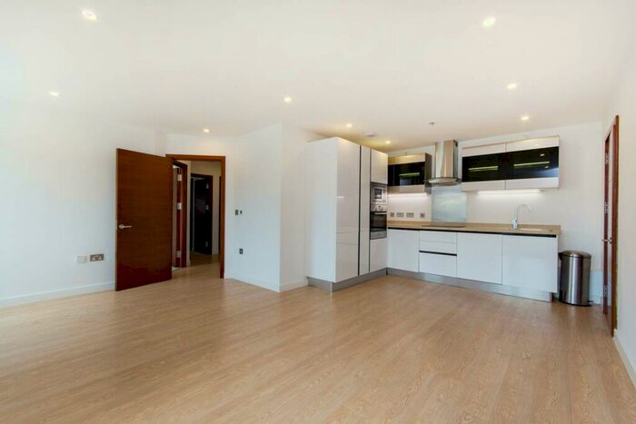 2 Bedroom Flat To Rent In Newgate Tower, Croydon, CR0