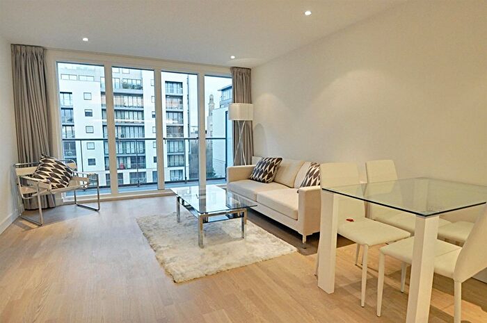 1 Bedroom Flat To Rent In Bridgeman House, Pump House Crescent, Brentford, TW8