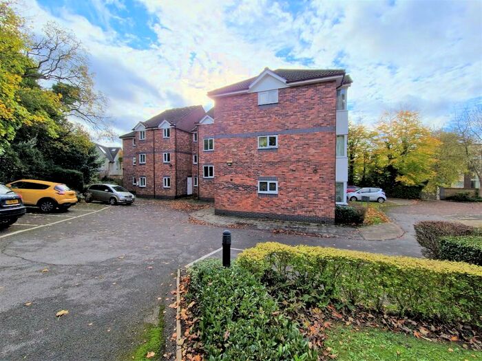 2 Bedroom Apartment To Rent In Millers Rise, St. Albans, Hertfordshire, AL1