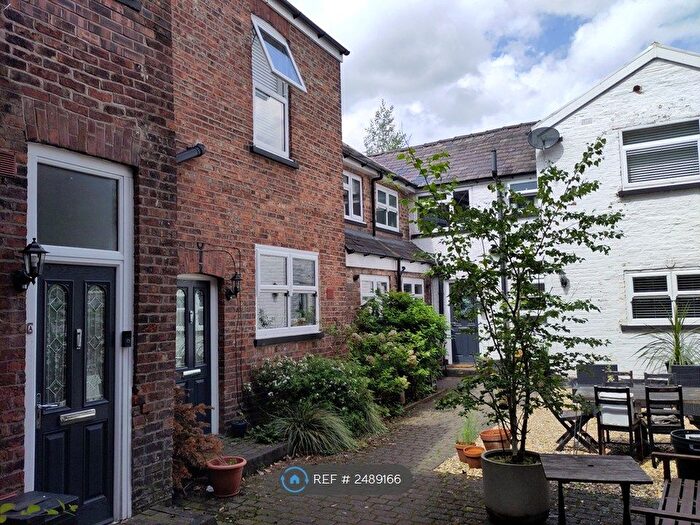 2 Bedroom Flat To Rent In Heaton Mersey, Stockport, SK4