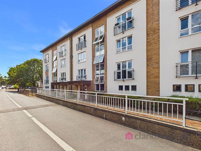 2 Bedroom Flat For Sale In Tanyard Place, Harlow, CM20