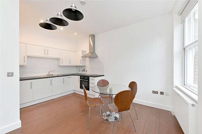 1 Bedroom Flat To Rent In Fulham Road, Chelsea Village, SW10