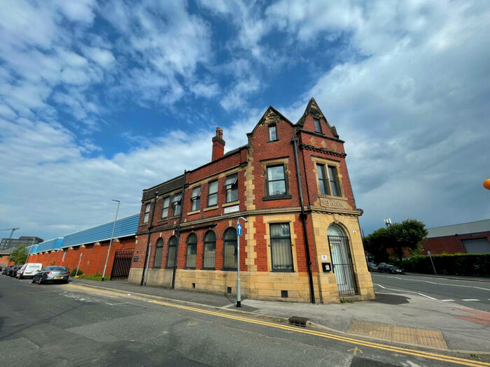 1 Bedroom Apartment To Rent In Holbeck Lane, Leeds, West Yorkshire, LS11
