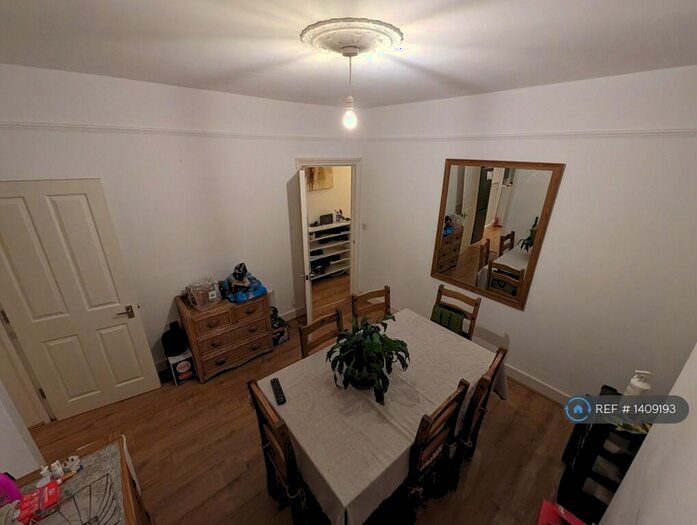 4 Bedroom Terraced House To Rent In Davidson Road, Croydon, CR0