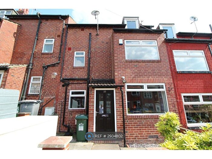 2 Bedroom Terraced House To Rent In Norman View, Leeds, LS5