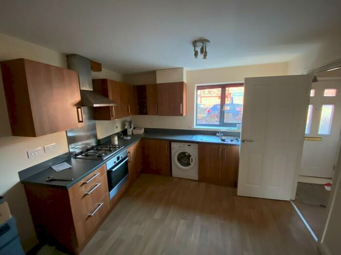 3 Bedroom Terraced House To Rent In Southwark Street, Nottingham, Nottinghamshire, NG6