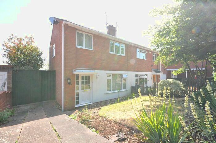 3 Bedroom Semi-Detached House To Rent In Kenwood Close, Worcester, Worcestershire, WR4