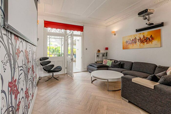 5 Bedroom Semi-detached House For Sale In St Ann's Hill, Wandsworth, London, SW18