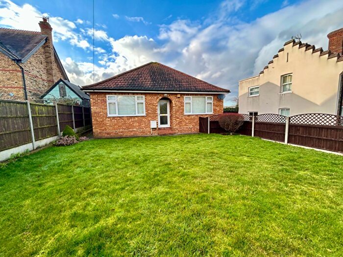 3 Bedroom Detached Bungalow For Sale In Woodgreen Road, Waltham Abbey, EN9
