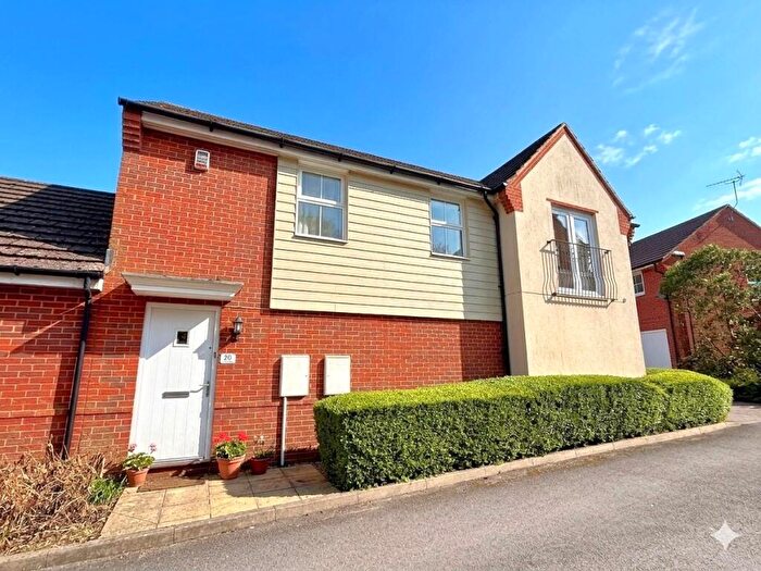 2 Bedroom Coach House For Sale In Castilian Way, Whiteley, PO15