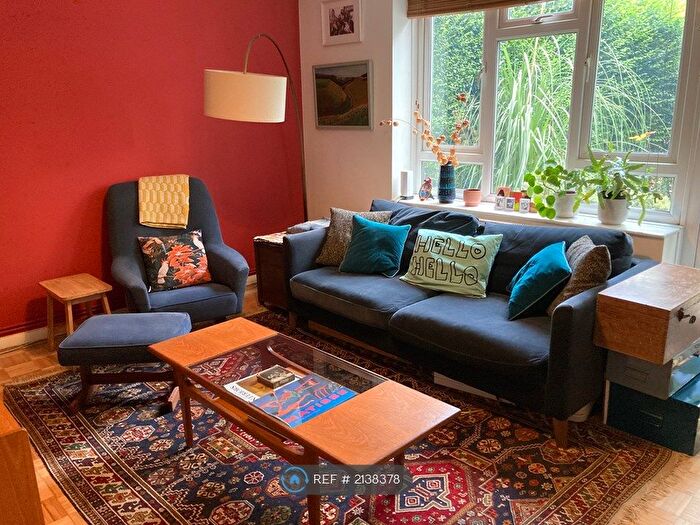 2 Bedroom Flat To Rent In Narford Road, London, E5