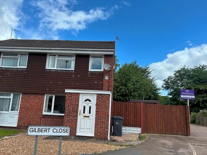 3 Bedroom Semi-detached House To Rent In Gilbert Close, Leicester, LE4