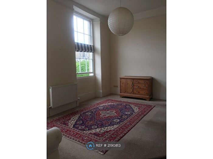 3 Bedroom Flat To Rent In Church Street, Calne, SN11