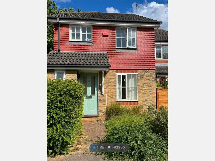 3 Bedroom Semi-Detached House To Rent In London, London, SE22