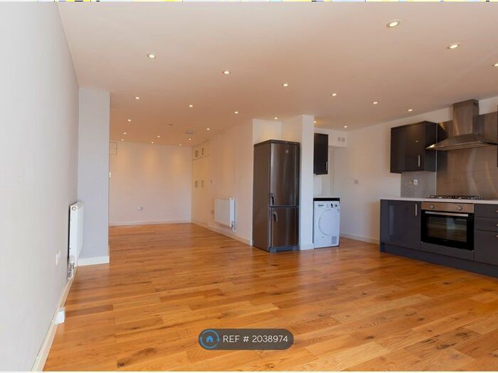 Studio To Rent In Millers Road, Brighton, BN1